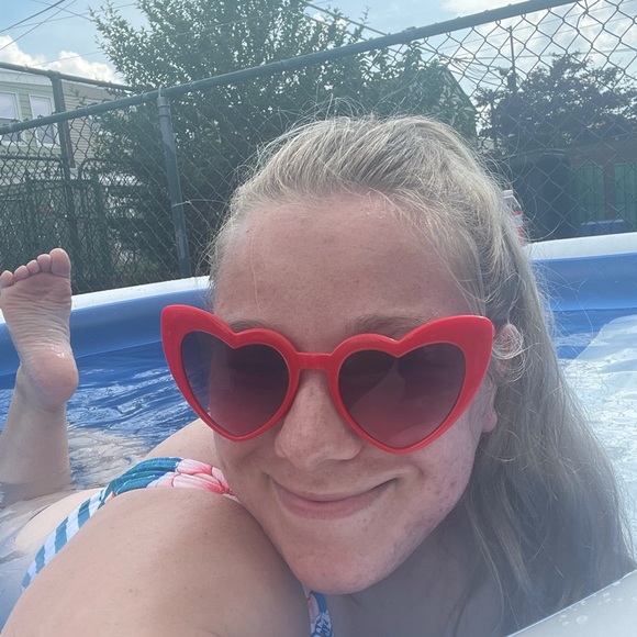 Meet your Posher, Dana - Picture 1 of 1